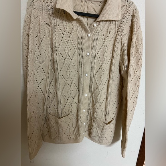 Vintage handmade cardigan Elegant Cream Cable Knit Sweater - Picture 2 of 4